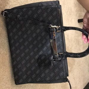 GUESS purse, never used before, got as a gift!